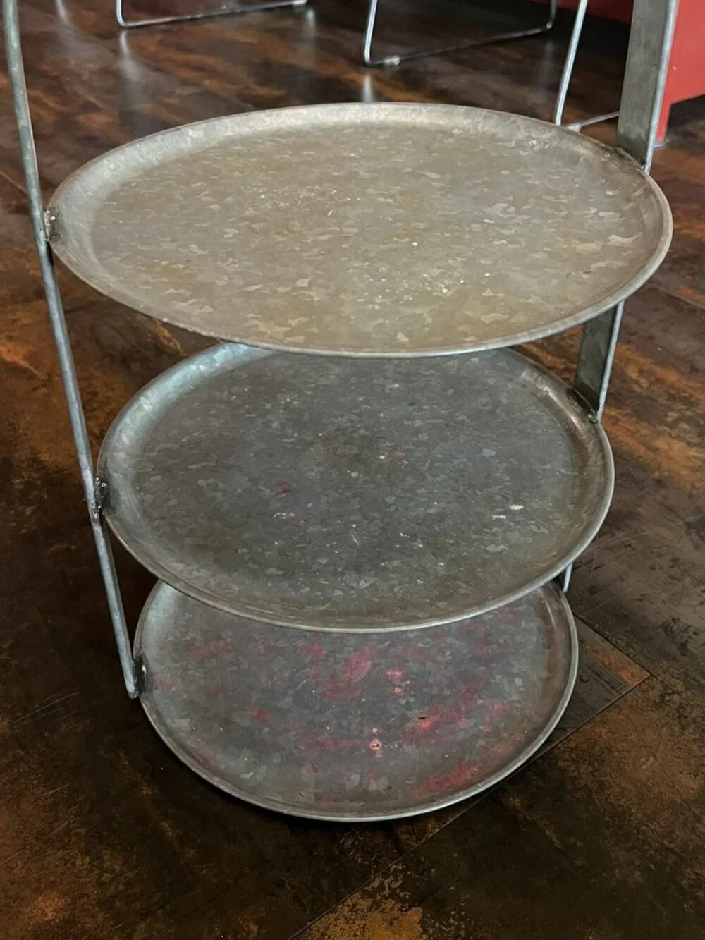 Retro LUSH 3-Tiered Metal Bubble Bar Stand